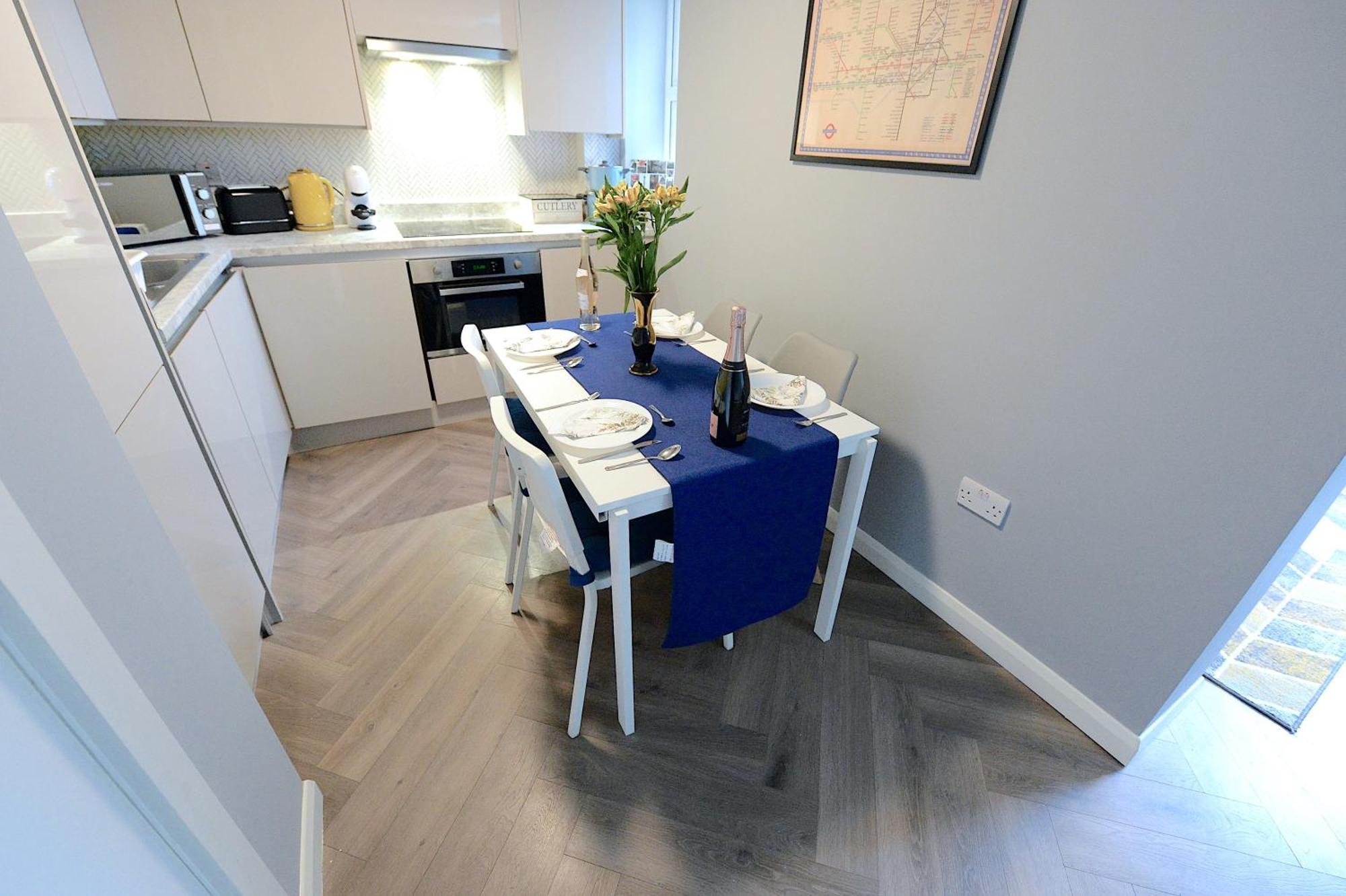2 Bed Terraced Flat Piccadilly Line Apartment London Exterior photo