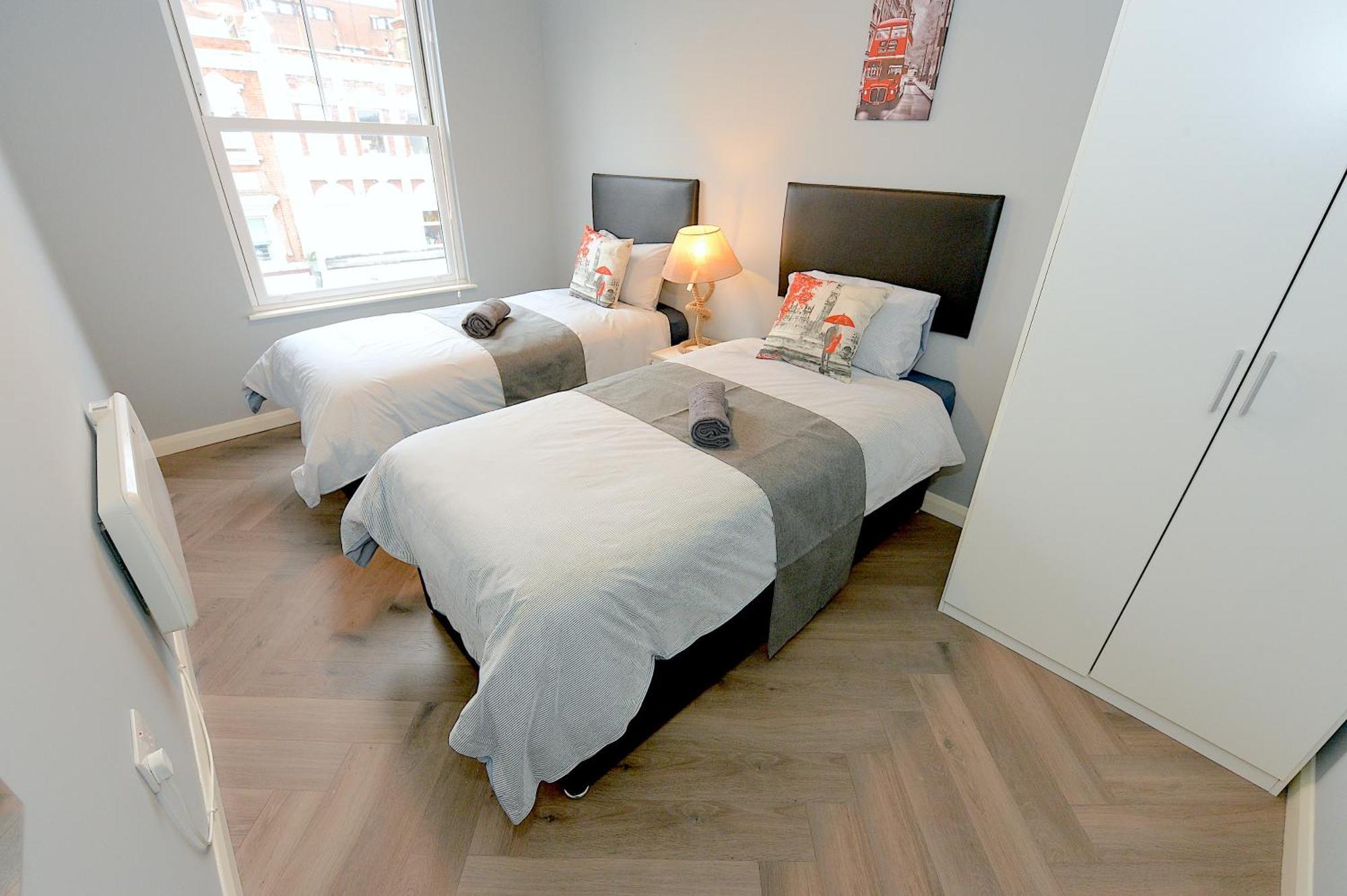 2 Bed Terraced Flat Piccadilly Line Apartment London Exterior photo